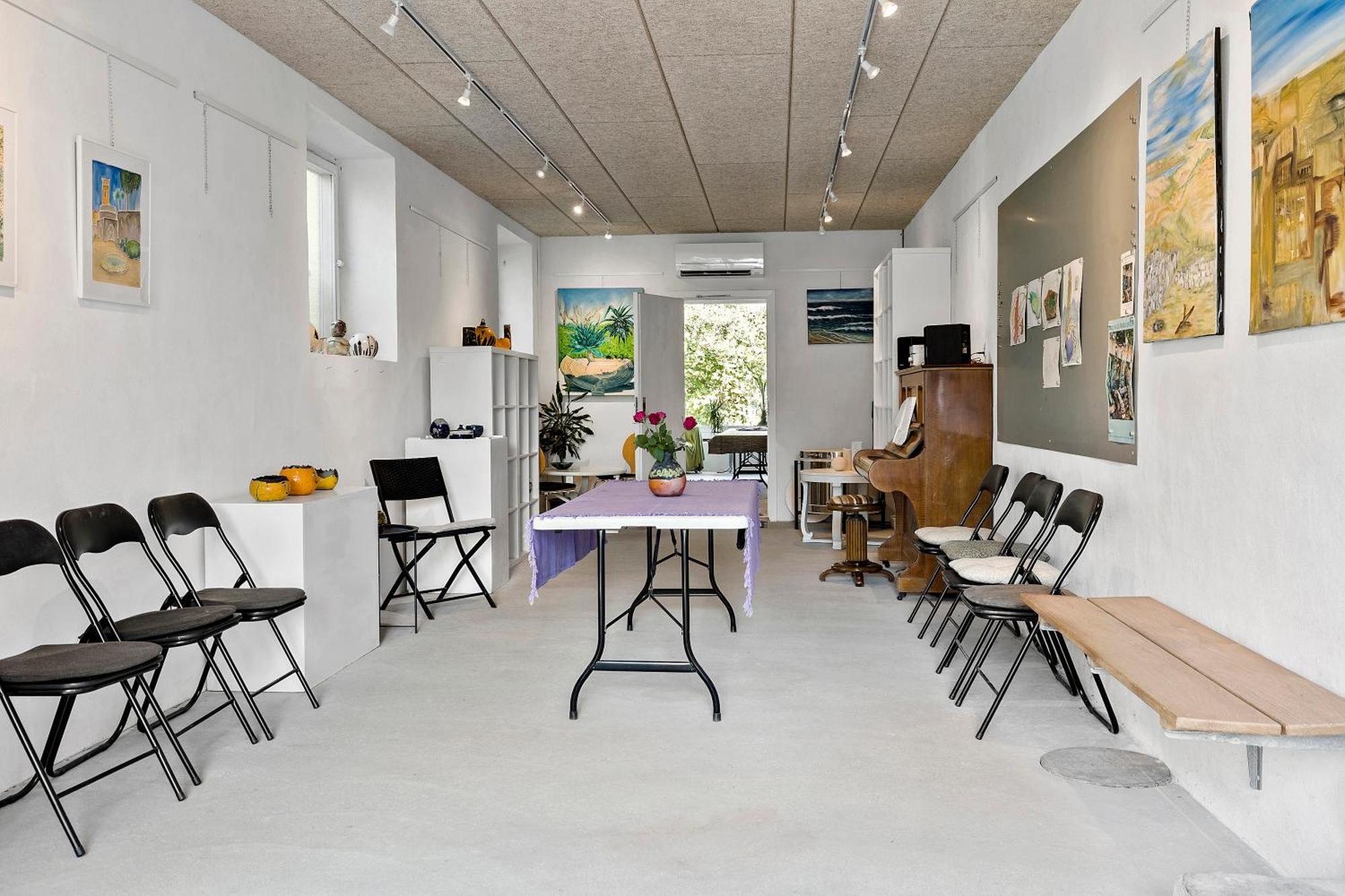 Bed and Breakfast Logi I Hus Med Kunst Og Have Vestervig Exterior foto